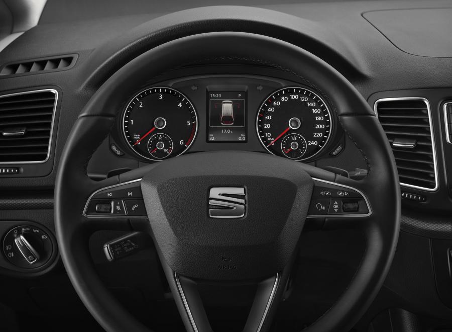  Seat Alhambra 2015 года  (фото 7 из 35)